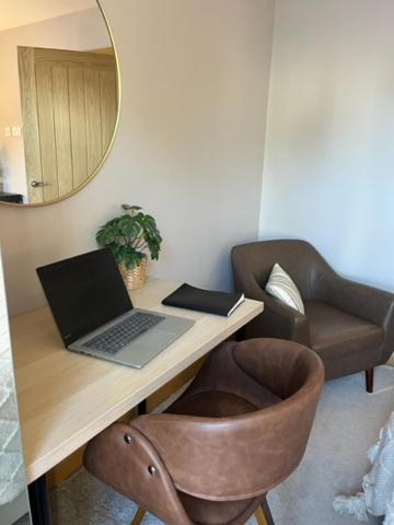 Apartment Charming 1 Bedroom In Town Centre