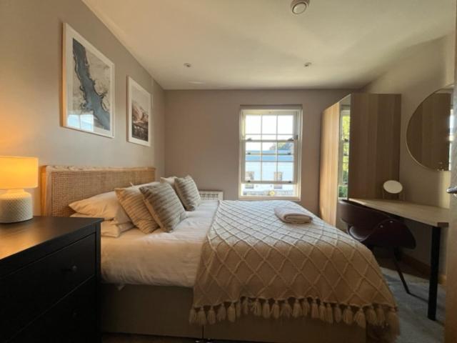 Apartment Charming 1 Bedroom In Town Centre *