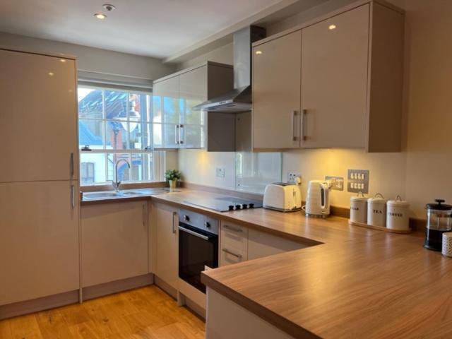 Charming 1 Bedroom In Town Centre
